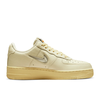 Tenis Nike Feminino Air Force 1 07 Lx "coconut Milk Lemon Wash" Bege