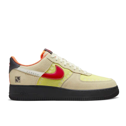 Tênis Nike Air Force 1 “somos Familia” Bege