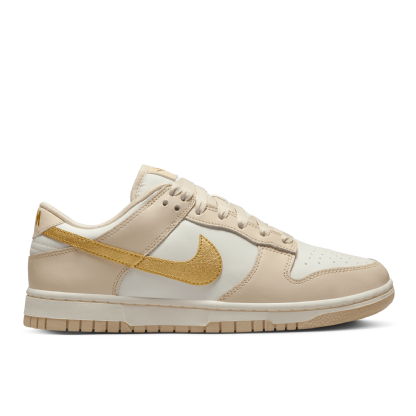 Tênis Nike Feminino Dunk Low " Gold Swoosh " Bege