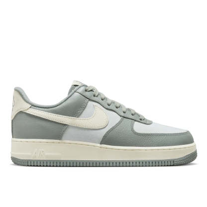 Tênis Nike Air Force 1 07 Low "mica Green" Cinza