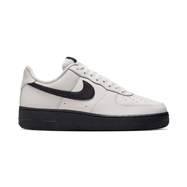 Tênis Nike Air Force 1 '07 Branco/preto