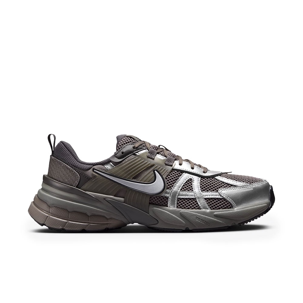 Tenis Nike V2k Run Cave Stone Metalic Silver Marrom