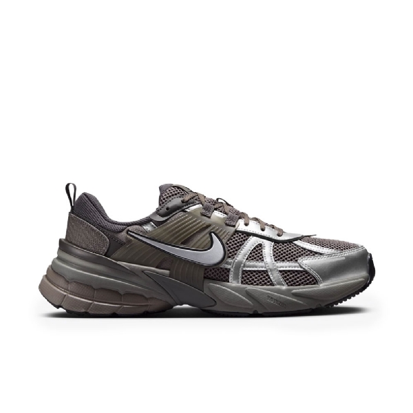 Tenis Nike V2k Run Cave Stone  Metalic Silver Marrom