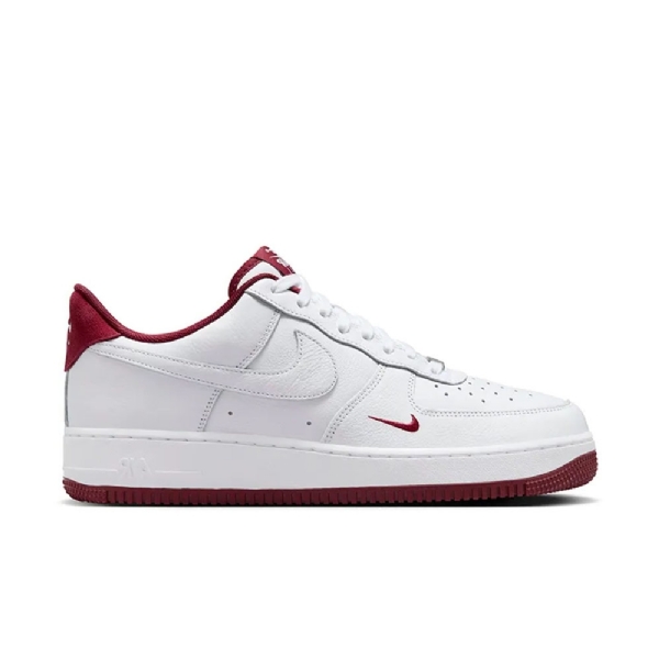 Tenis Nike Air Force 1 Low '07 Lv8 Branco/vermelho