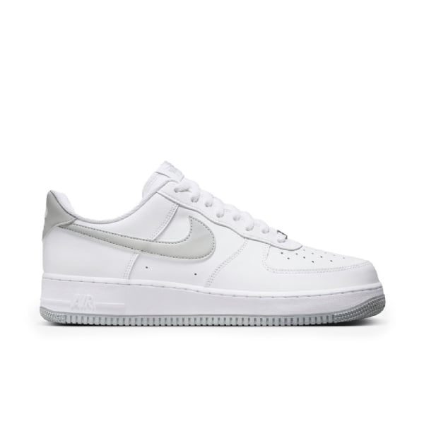 Tênis Nike Air Force 1 '07 Branco/cinza