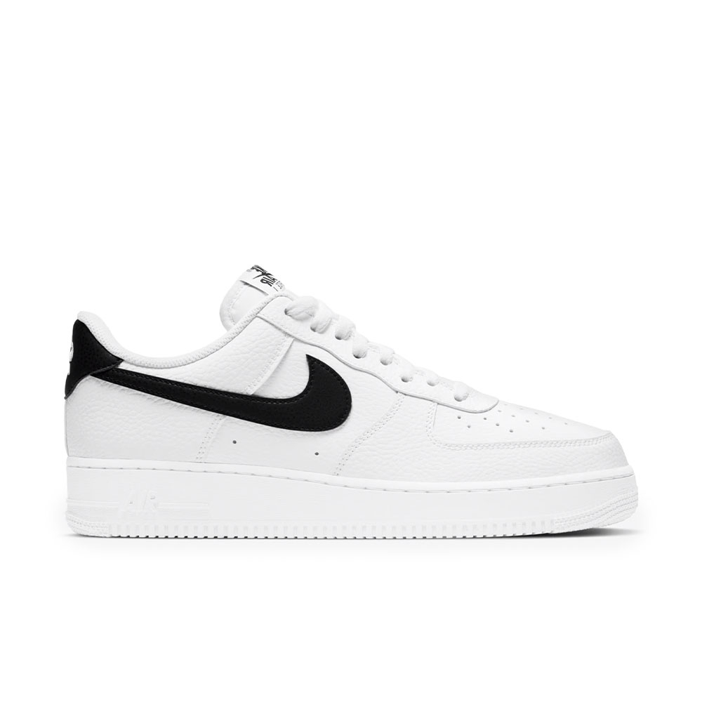 Tênis Nike Air Force 1 '07 Branco/preto