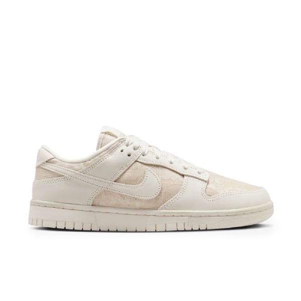 Tênis Nike Dunk Low Bege
