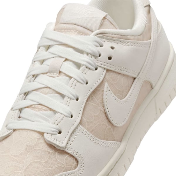 Tênis Nike Dunk Low Bege