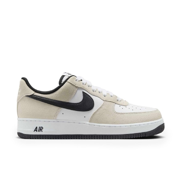 Tênis Nike Air Force 1 07 Bege/preto