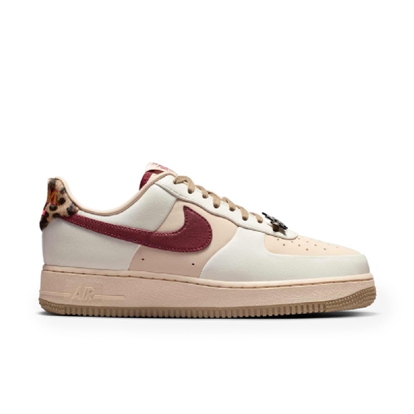 Tênis Nike Air Force 1 07 Branco/rosa