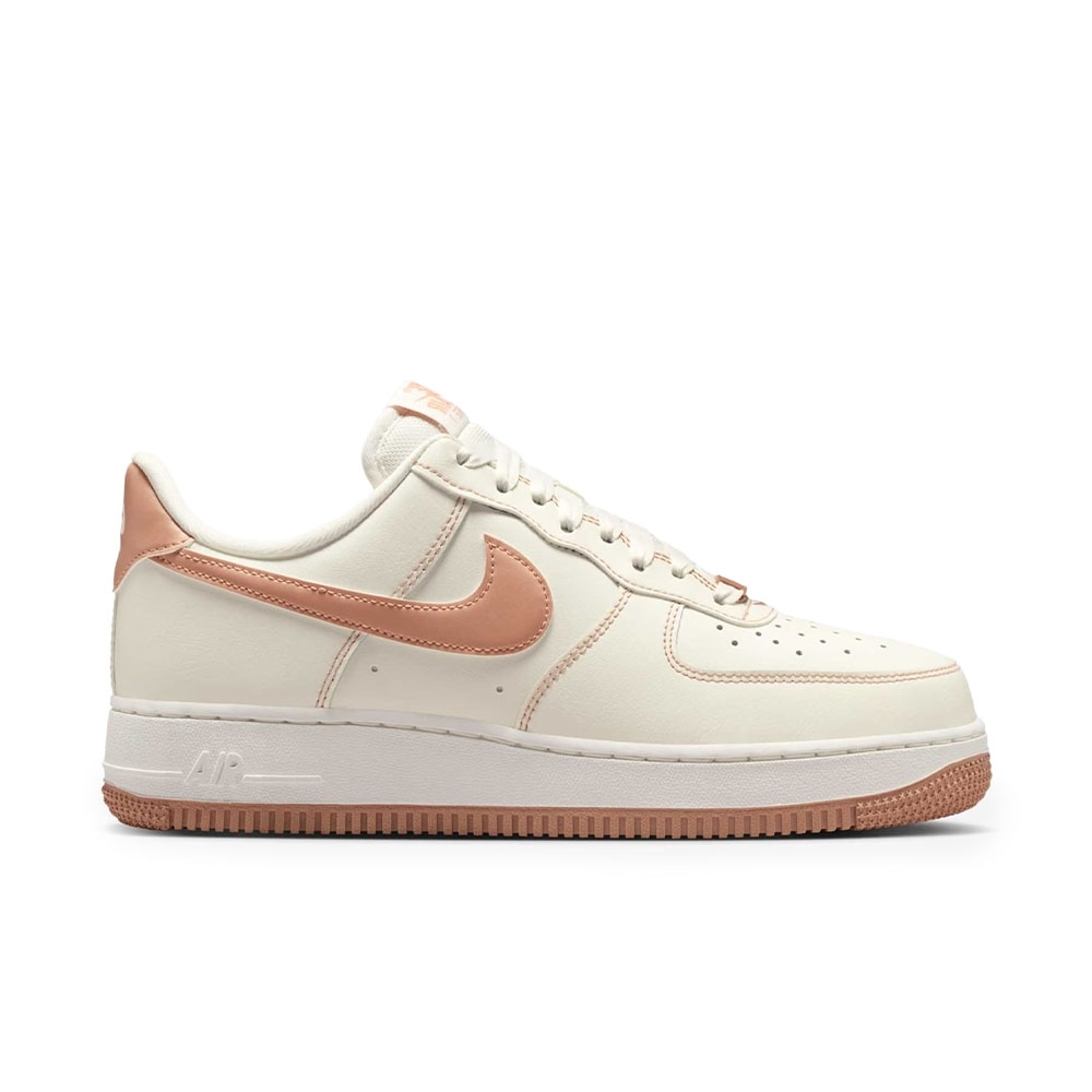 Tênis Nike Air Force 1 07 Branco/rosa