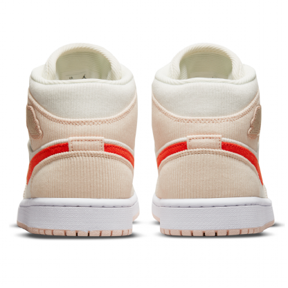 Tênis Nike Air Jordan 1 Mid Se Wmns Bege