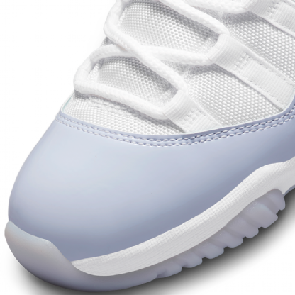 Tênis Nike Feminino Air Jordan 11 Retro Low " Pure Violet " Branco/roxo
