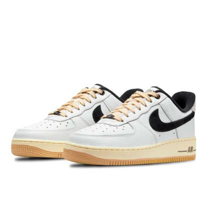 Tênis Nike Feminino Air Force 1 " Command Force " Branco