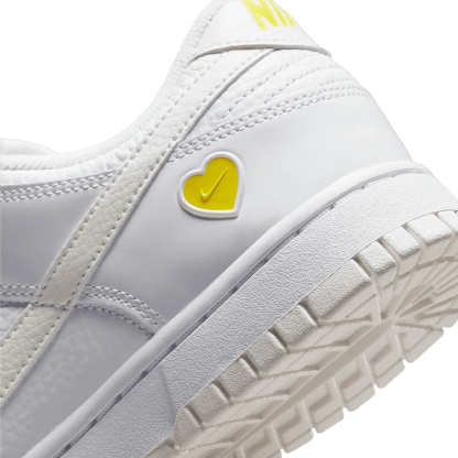 Tênis Nike Feminino Dunk Low " Valentine S Day " Branco