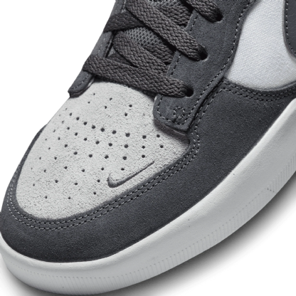 Tênis Nike Sb Force 58 Cinza