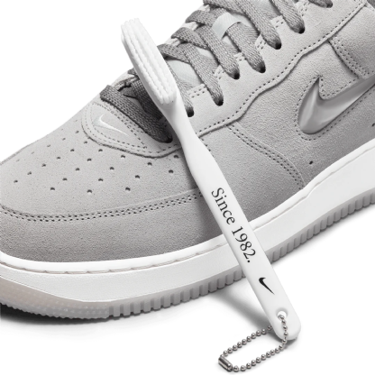Tênis Nike Air Force 1 " Colour Of The Month " Cinza