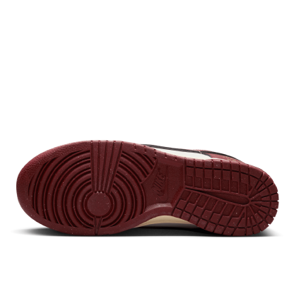 Tênis Nike Feminino Dunk Low “ Just Do It ” Vermelho