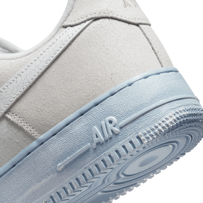 Tênis Nike Air Force 1 07 Emb Bege
