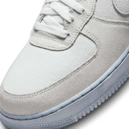 Tênis Nike Air Force 1 07 Emb Bege