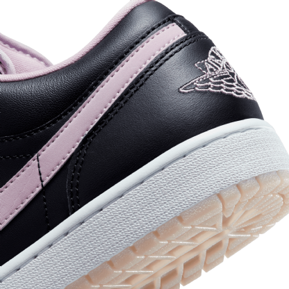 Tênis Nike Air Jordan 1 Low " Black Iced Lilac " Preto/rosa