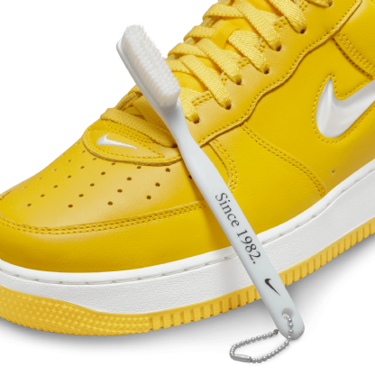 Tênis Nike Air Force 1 " Colour Of The Month - Yellow Jewell " Amarelo