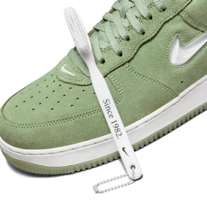 Tênis Nike Air Force 1 Low Retro Jewell Verde