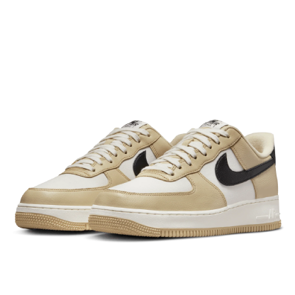 Tênis Nike Air Force 1 07 Low " Team Gold " Branco/bege