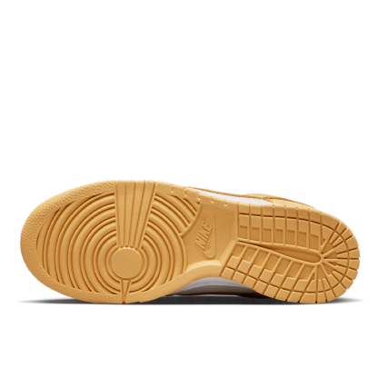 Tênis Nike Feminino Dunk Low " Gold Suede " Bege