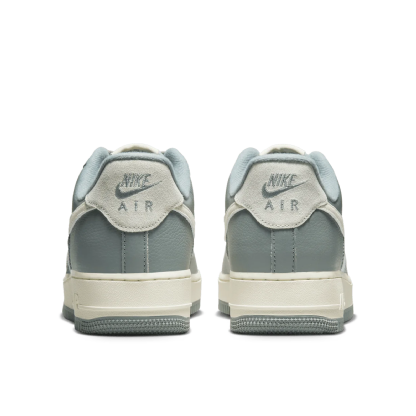 Tênis Nike Air Force 1 07 Low 