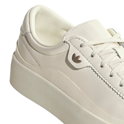 Tênis Adidas Nucombe Bege