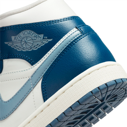 Tenis Feminino Nike Air Jordan 1 Mid Se "french Blue" Branco/azul