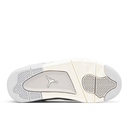 Tênis Feminino Nike Air Jordan 4 Retro "frozen Moments" Cinza