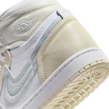 Tênis Feminino Nike Air Jordan 1 Mm High Branco
