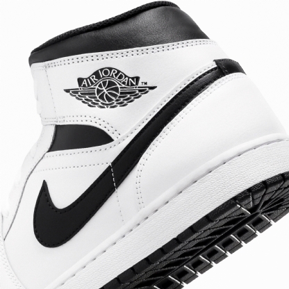 Tênis Nike Air Jordan 1 Mid 