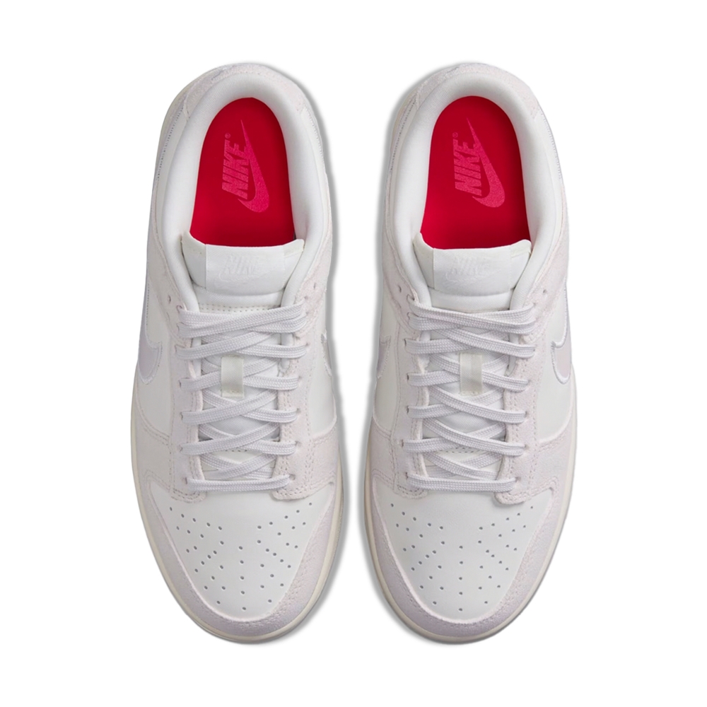 Tênis Feminino Nike Dunk Low ''iridescent Swoosh'' Creme