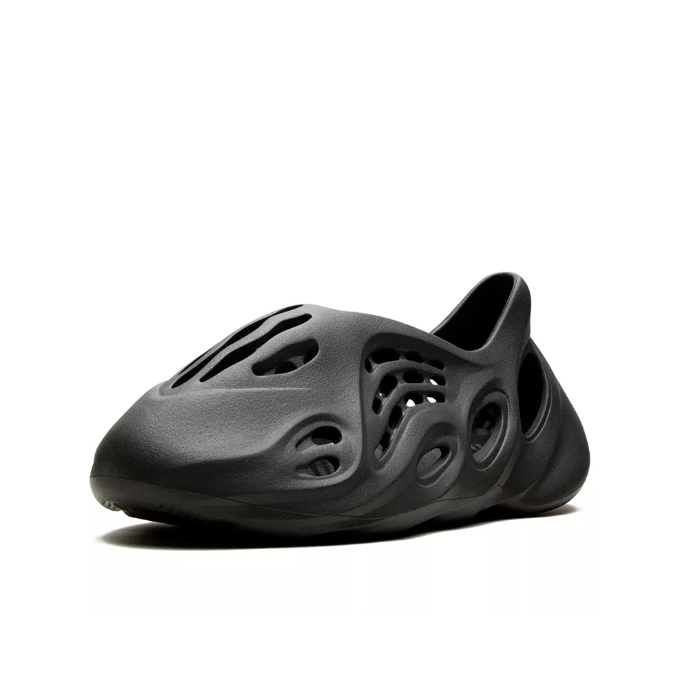 Chinelo Adidas Yeezy Foam Runner " Carbon " Cinza