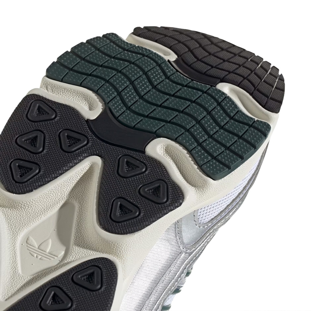 Tênis Adidas Ozmillen Prata