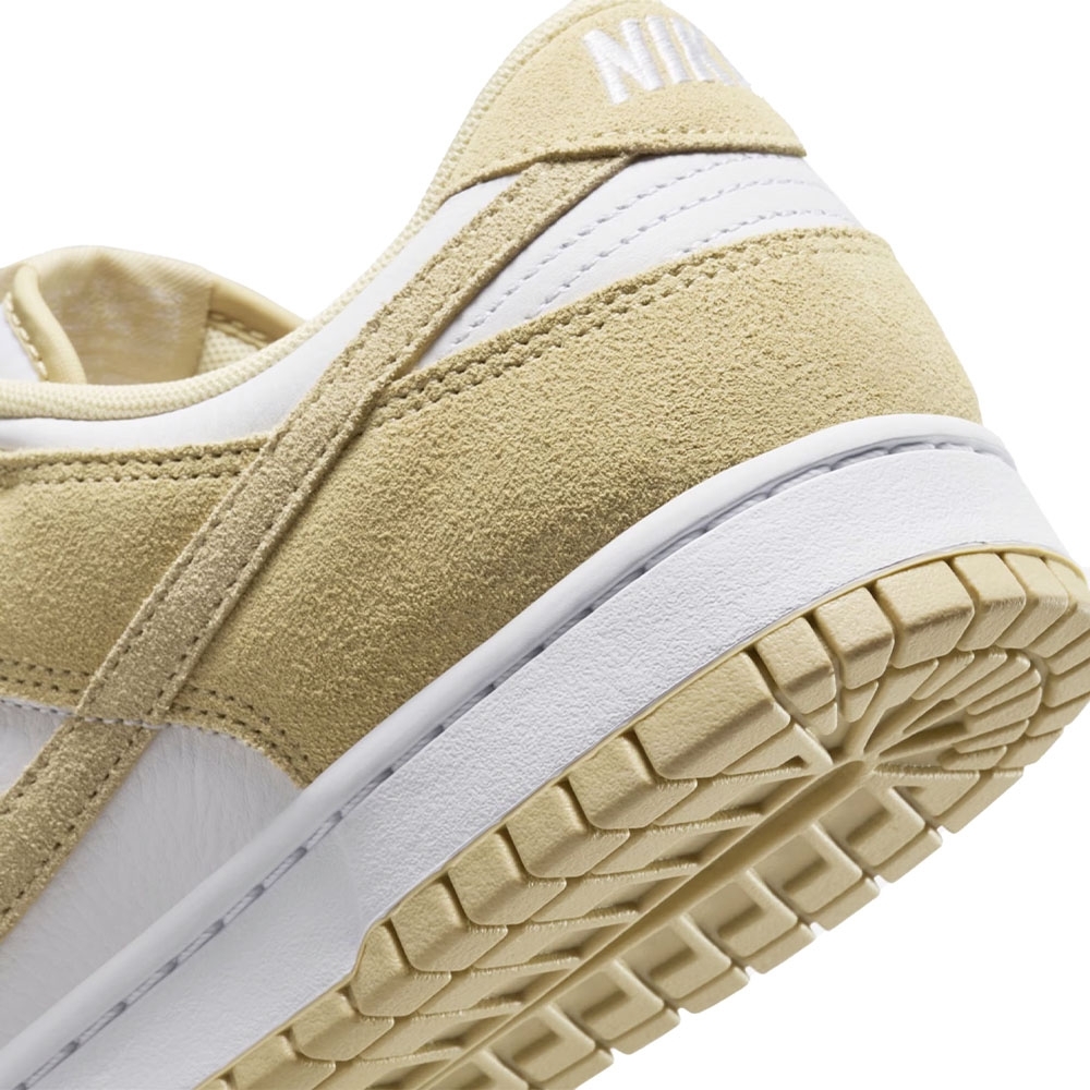Tenis Nike Dunk Low Suede Ouro