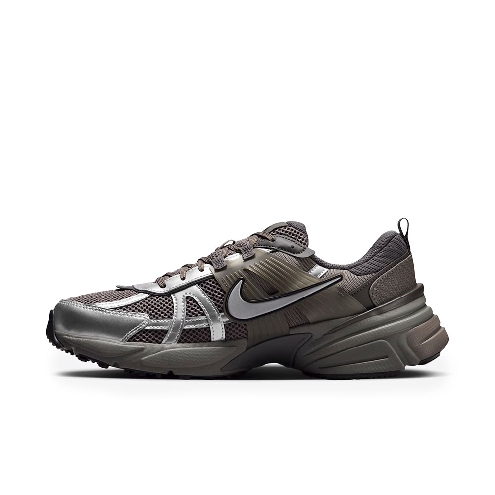 Tenis Nike V2k Run Cave Stone Metalic Silver Marrom