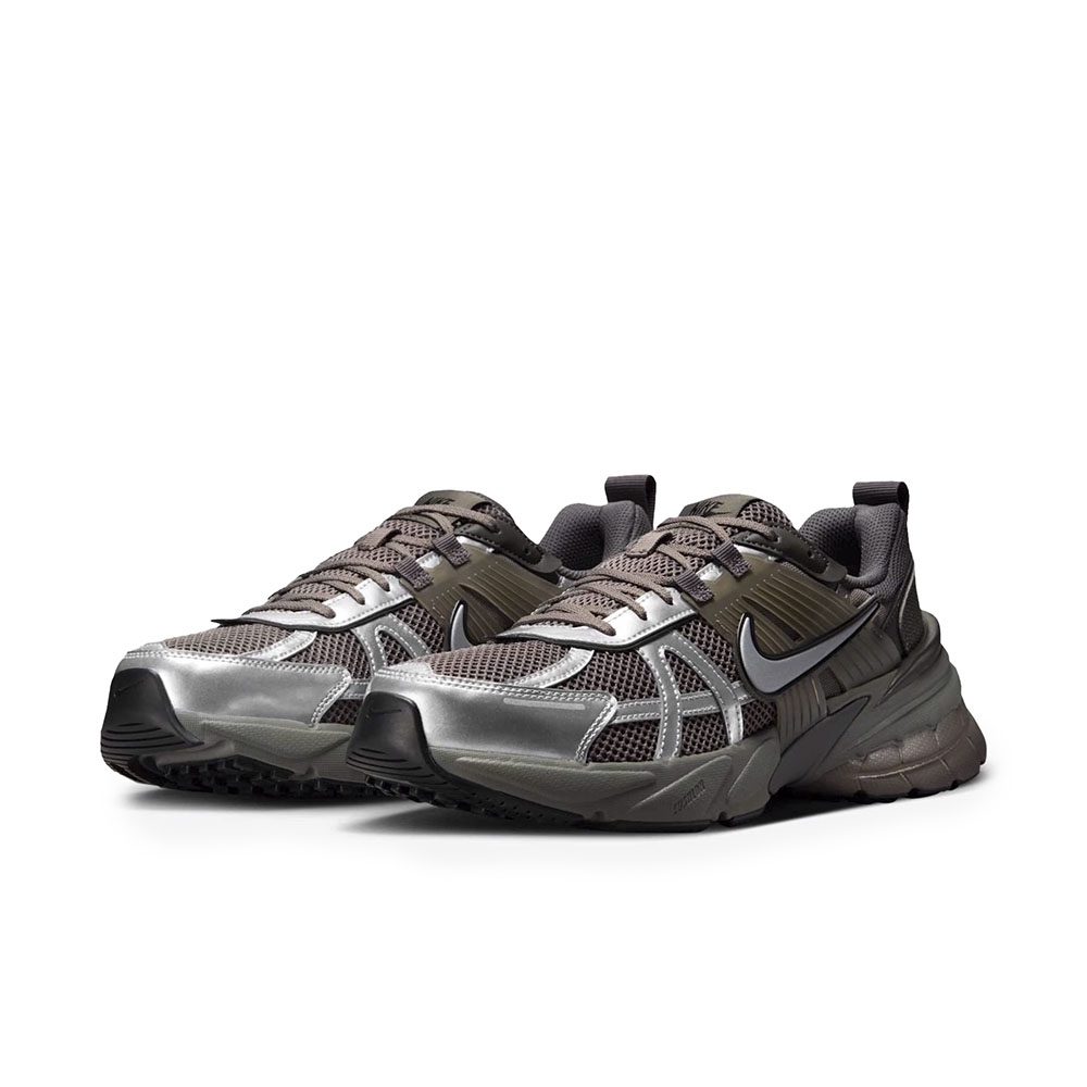 Tenis Nike V2k Run Cave Stone Metalic Silver Marrom