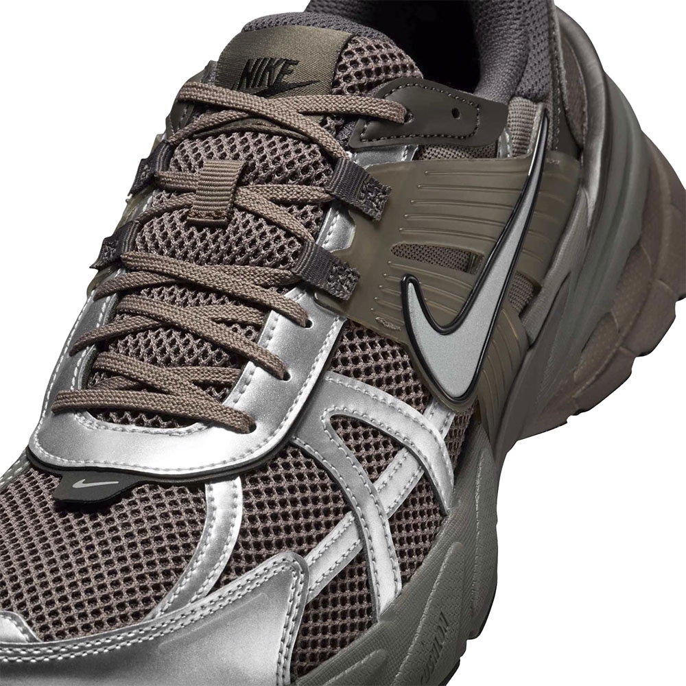 Tenis Nike V2k Run Cave Stone Metalic Silver Marrom