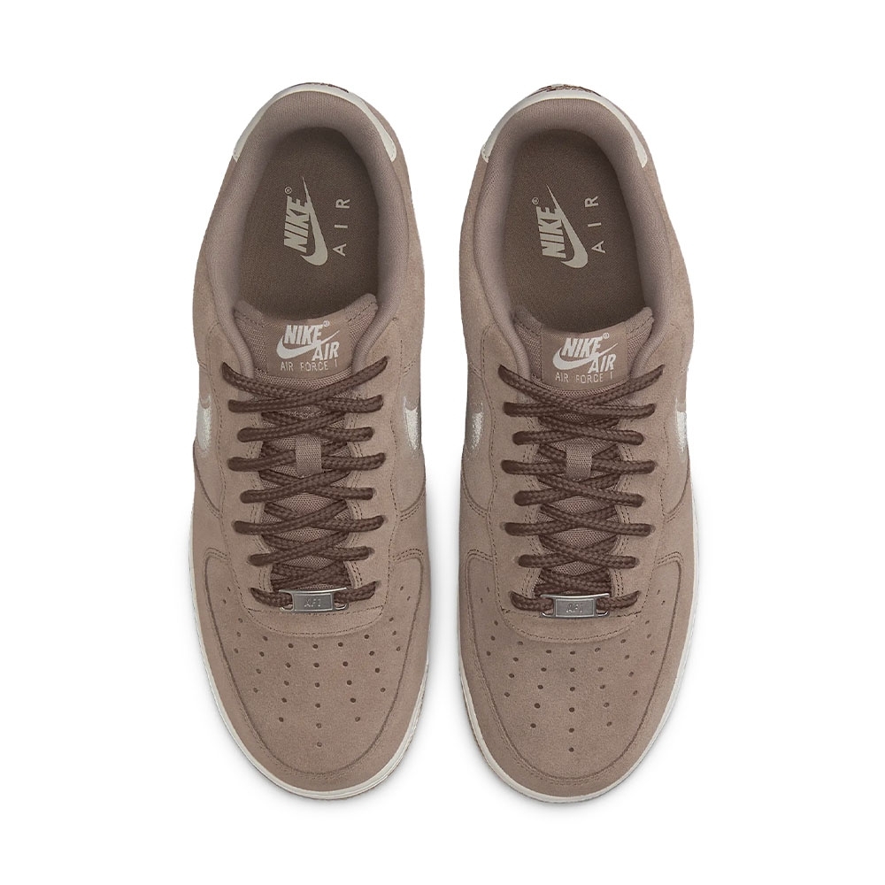 Tenis Nike Air Force 1 Low '07 Marrom