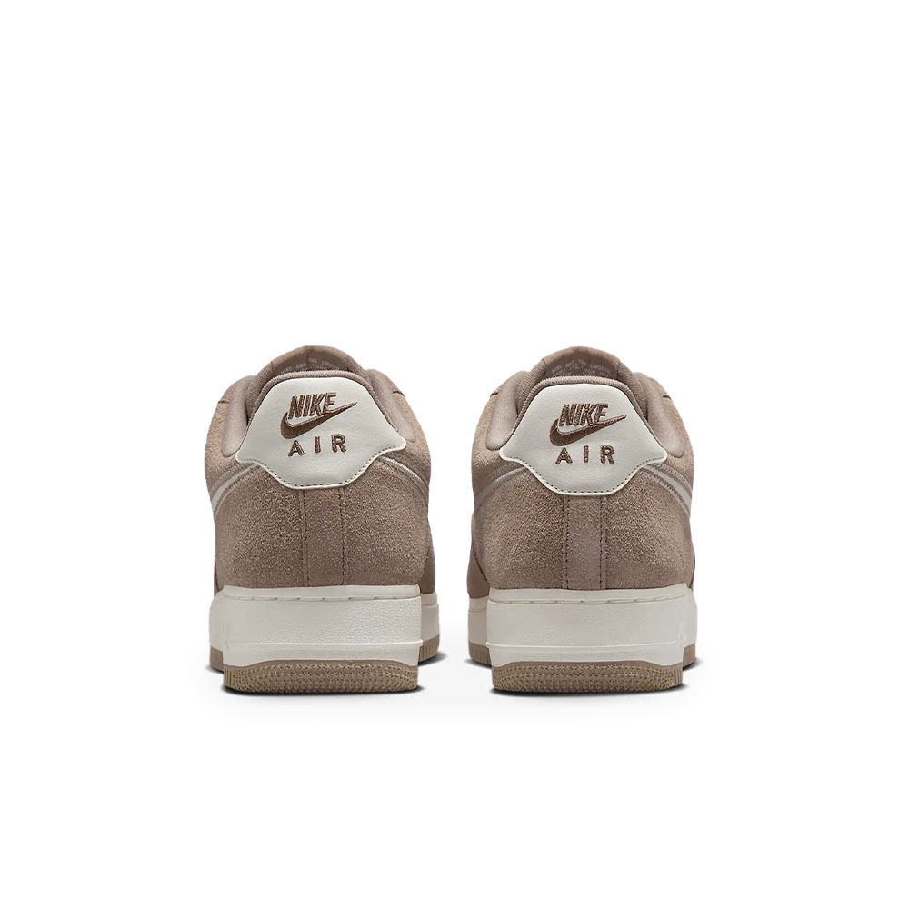 Tenis Nike Air Force 1 Low '07 Marrom