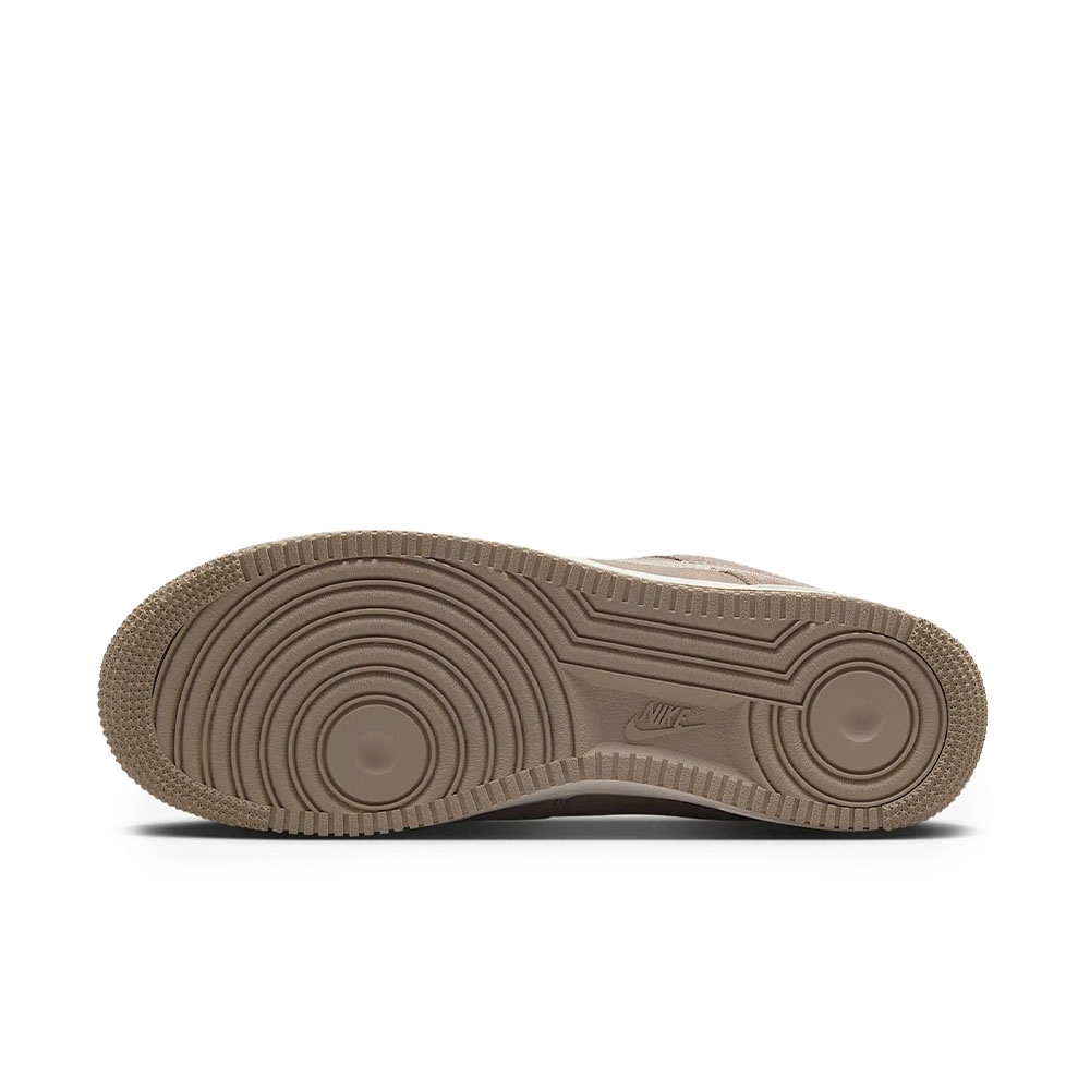 Tenis Nike Air Force 1 Low '07 Marrom