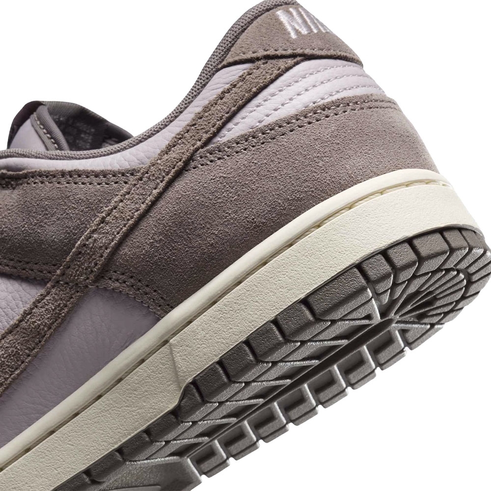 Dunk Low Platinum Violet Cave Stone Branco/marrom
