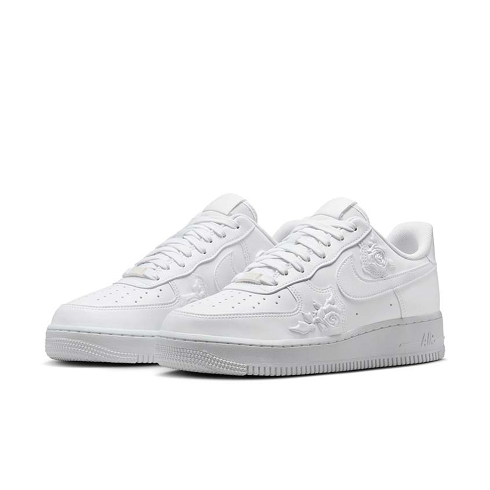Tenis Nike Air Force 1 Low '07 White Roses Branco