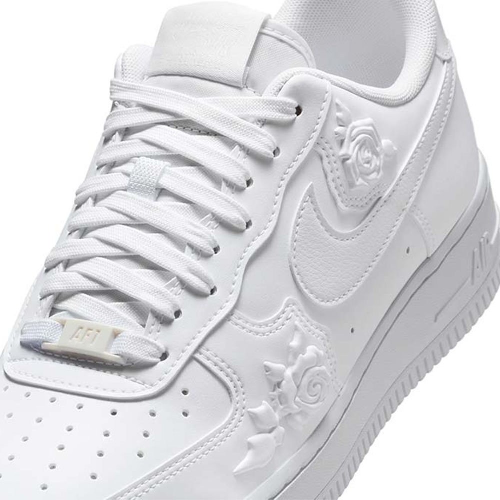 Tenis Nike Air Force 1 Low '07 White Roses Branco