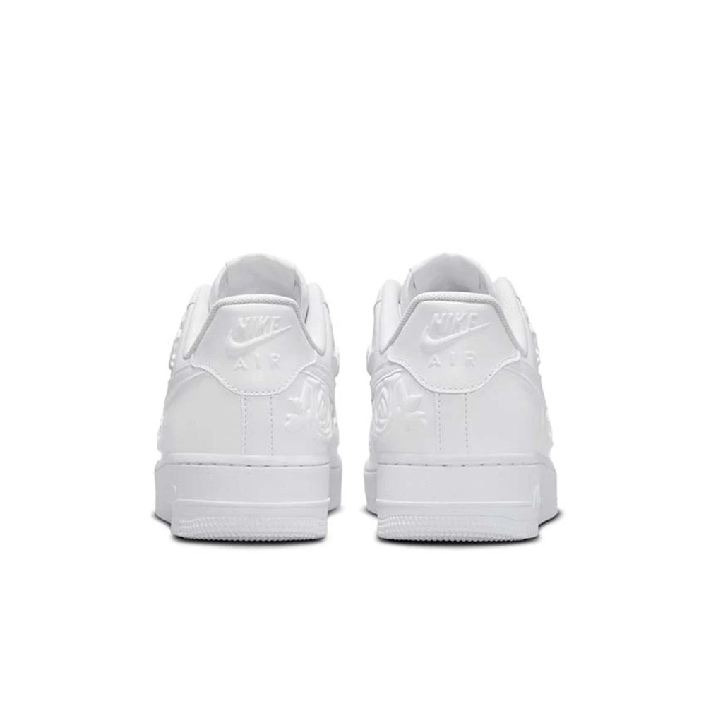 Tenis Nike Air Force 1 Low '07 White Roses Branco