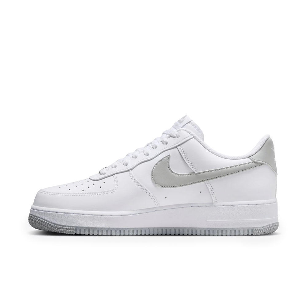 Tênis Nike Air Force 1 '07 Branco/cinza